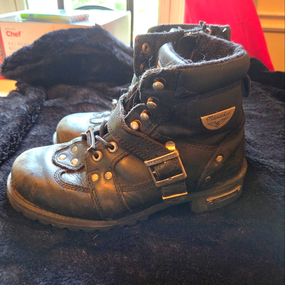 Milwaukee Women Motorcycle Black Leather Boots - Size 9